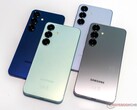 Galaxy S25（如图）的继任者据说将提供更大的 4,300 毫安时电池，但与小米 16 和其他产品相比，这一电池容量并不算大。(图片来源：Notebookcheck）