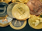 一堆加密货币（图片来源：Traxer/Unsplash）