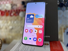 配备 128GB 的 6.7 英寸三星Galaxy S25 FE 目前售价约为 600 美元。（图片来源：Notebookcheck）