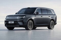 小米创始人雷军在技术发布会上一举揭晓了新款SkyNomad EREV SUV,其续航里程最高可达1,060英里
