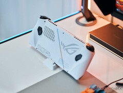 ROG Ally 终于支持 AFMF,iGPU 驱动程序 V31.0.24027。(图片来源:Notebookcheck)