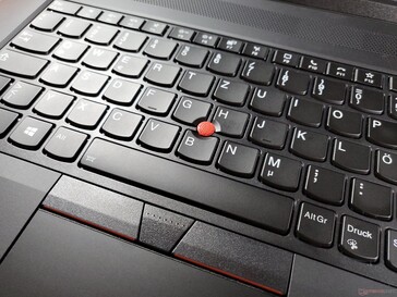 联想ThinkPad P17 G2。追踪点