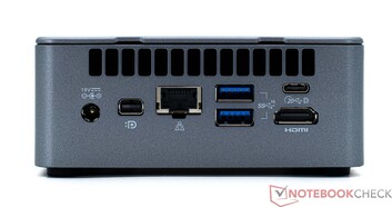 背面：电源连接、迷你显示端口、RJ45、2 个 USB 3.2 Gen 2、USB4、HDMI