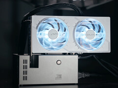 安装了双插槽台式显卡的 NXPort。(图片来源：Marc Taraz 和 NXPort）