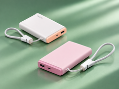 OPPO 33 W Pocket Charge 提供浅粉色和卡其色两种配色