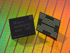 321 层 1 Tb NAND 芯片（图片来源：SK Hynix） 