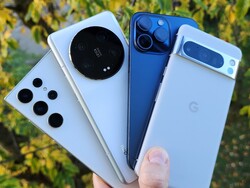 三星Galaxy S23 Ultra、小米 13 Ultra、Apple iPhone 15 Pro Max 和 Google Pixel 8 Pro 正在接受评测。测试设备由谷歌德国公司和深圳贸易公司提供。