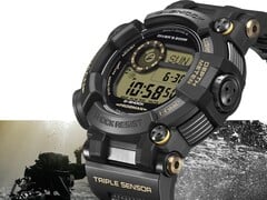 卡西欧 G-Shock Frogman GWF-D1000BC-1JF 采用倾斜角度展示,突显其厚重的不对称表壳和复合材质表带。