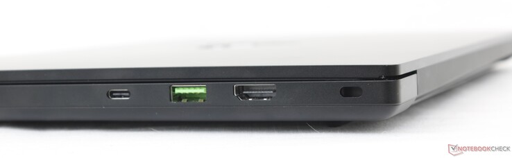 右边：USB-C 3.2 Gen. 2 w/ USB4 + DisplayPort 1.4 + Power Delivery, USB-A 3.2 Gen. 2, HDMI 2.1, Kensington锁
