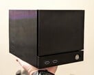 这款用3D打印机打印而成的“Terk Box”，外观与Steam Machine几乎一模一样。
