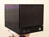 这款用3D打印机打印而成的“Terk Box”，外观与Steam Machine几乎一模一样。