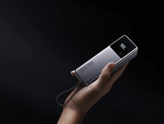 小米 165W 移动电源 10000（集成线缆）已在法国和西班牙上市。(图片来源：小米）