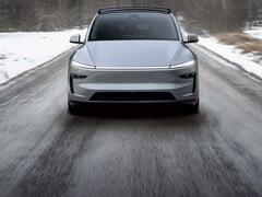 新款特斯拉 Model Y（流银色）（图片来源：特斯拉