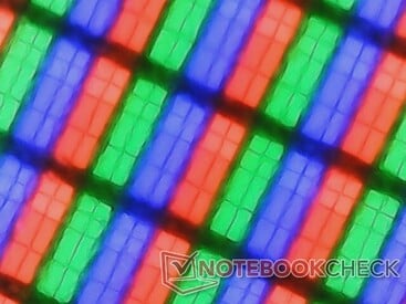 清晰且均匀的 RGB 子像素阵列