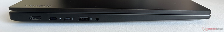左侧：HDMI 2.1、USB-C 3.2 Gen.2（20 Gbps、DisplayPort 1.4、Power Delivery 3.1）、USB-C 4.0 w/ Thunderbolt 4（40 Gbps、DisplayPort 2.1a、Power Delivery 3.1）、USB-A 3.2 Gen.1（5 Gbps、供电）、3.5 mm 立体声