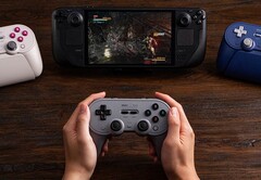 8BitDo Pro 3 控制器可通过蓝牙或 USB 连接到 Steam Deck。(图片来源：8BitDo）