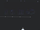 三星简要展示了其路线图，其中包括一款三折手机。(图片来源：三星三星 YouTube，官方回放 Unpacked 2025，编辑截图)