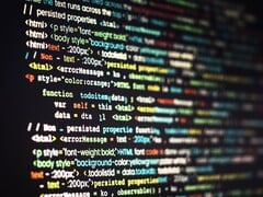在 TrapDoor 供应链活动中通过 npm、PyPI 和 Crates.io 检测到的恶意软件包。