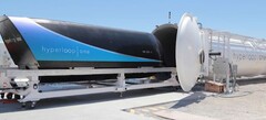 维珍 Hyperloop 系统在拉斯维加斯外的 DevLoop 站点进行测试。图片来源:Virgin Hyperloop维珍 Hyperloop