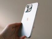 Apple iPhone 将于 2027 年采用全新设计。(图片来源：Cătălin Dumitrașcu）