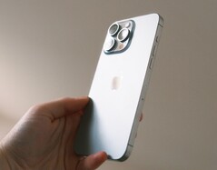 Apple iPhone 将于 2027 年采用全新设计。(图片来源：Cătălin Dumitrașcu）