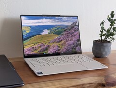 超轻量化的设计被更大的风扇噪音、更高的核心温度和更有限的固态硬盘升级选项所抵消