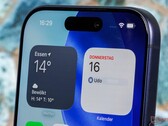 即将推出的Android 旗舰机可能会配备与Apple 的 1800 万像素 Center Stage 摄像头类似的前置镜头,但分辨率要高得多。