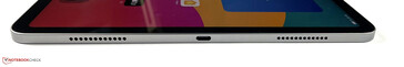 左：扬声器，USB-C 3.1 Gen 2