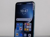 相对较大的 Magic7 Pro。(图片来源：Notebookcheck）