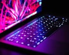 Apple 正在开发一款配备微型 LED 的 MacBook 键盘，用于动态定制图例。(图片来源：Irving Marca）