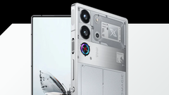 带风扇的智能手机。(图片来源:RedMagic)