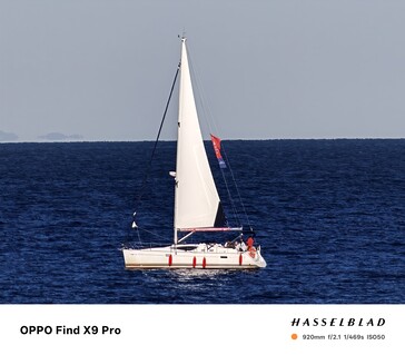 Oppo Find X9 Pro:40 倍变焦,带外置镜头。