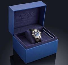 Squale Sub-37 Legend 采用瑞士制造的自动机芯。