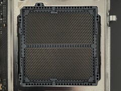显示针脚布局和密度的 AMD AM5 插座。(图片来源：维基百科）