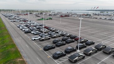 特斯拉工厂的地皮上现在已经堆满了非 "首发系列 "的 Model Y 版本