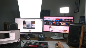 ... 因为钥匙灯不能盖过窗户的灯光 ...