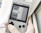 《The Paper Boy》第三季可在电子墨水触摸屏上模拟运行Game Boy游戏。