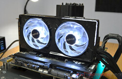 在噪声发射测量过程中，KFA2GeForce RTX 5070 1-Click OC