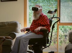 一位患者正在测试 Synchron BCI 与Apple Vision Pro 的配合使用。(图片来源：Synchron YT）