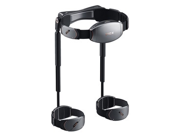 Vigx π6外骨骼在展开穿戴时，可在穿戴者重心附近提供动力，从而减少摇摆和扭曲。(从后面看）（图片来源：Vigx）