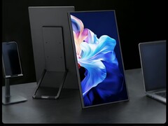 外接显示器可以多种方式放置在桌面上。