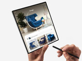 三星目前已连续发布了两款不支持 S Pen 的Galaxy Z Fold 设备，图为旧款。(图片来源：三星）