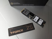 配备石墨烯散热垫的 T-Force Z540