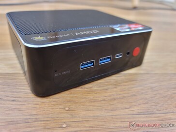 正面：2个USB 3.0，USB-C，3.5毫米组合音频，电源按钮