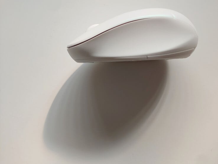 拇指的左侧雕刻。(图片来源:Notebookcheck)