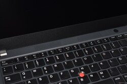 ThinkPad T14s G2：键盘上方的扬声器