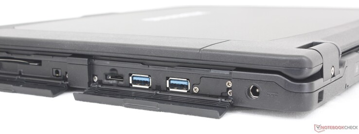 右侧智能卡读卡器、3.5 毫米耳机、MicroSD 读卡器、2 个 USB-A 3.2 Gen.