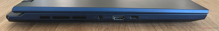 左：电源、HDMI 2.1、USB-C 3.2 Gen.2 (10 GBit/s、DisplayPort ALT 模式、Power Delivery)