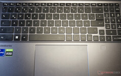 只有数字键盘似乎略小。除此之外，键盘表现良好。