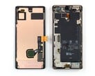 谷歌已经开始发布免费的Pixel 7系列维修手册。(图片来源：iFixit)